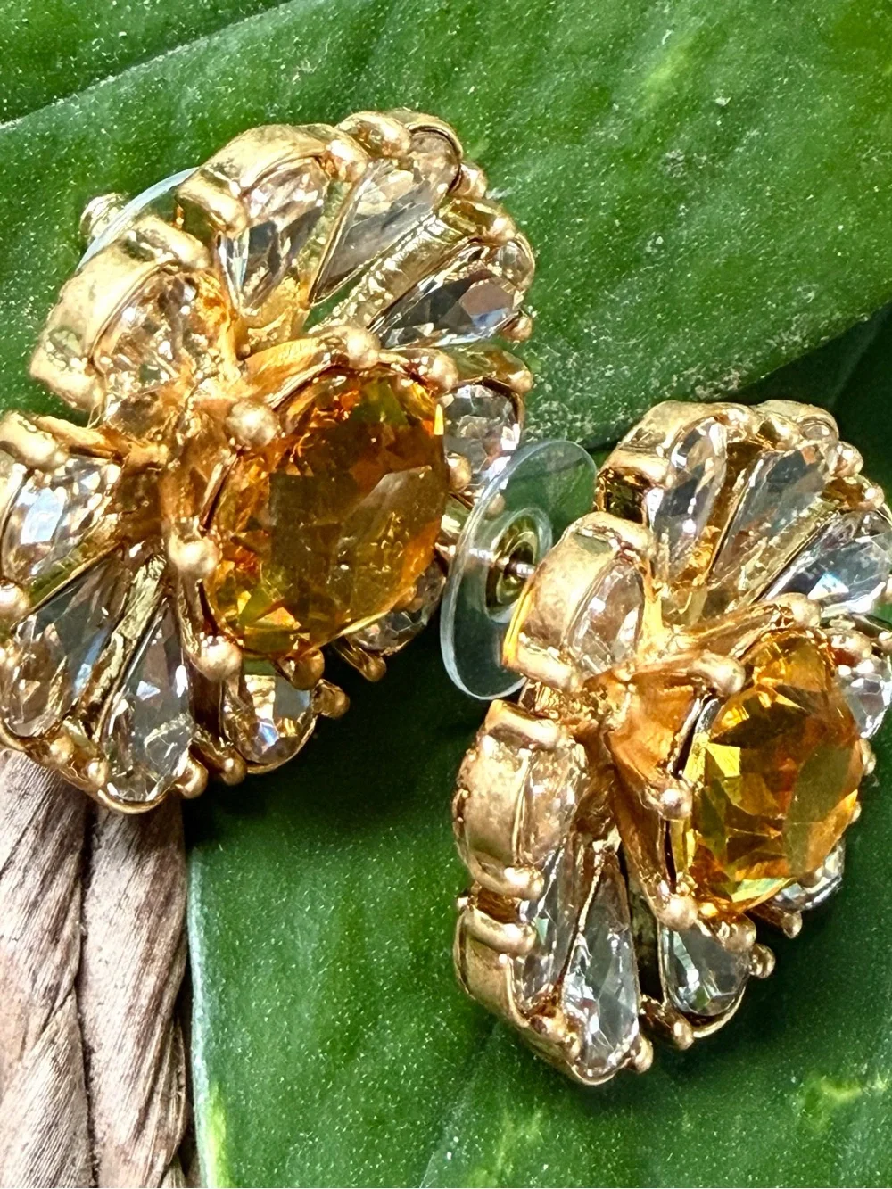 OSCAR DE LA RENTA FLOWER EARRINGS Gold/Citrine Crystal Daisy Stud Post